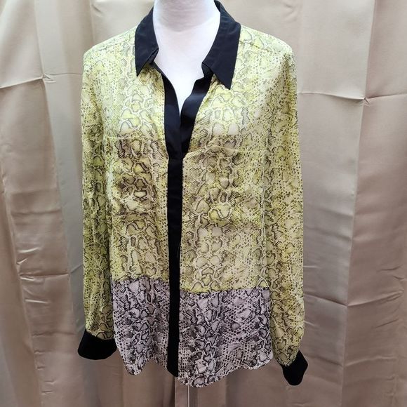BCBGMAXAZRIA Snakeskin Silk Pullover Blouse Size Large - Picture 2 of 8